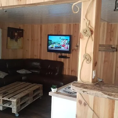 Avec Salon De Jardin شاليه