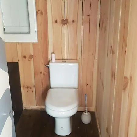 شاليه Avec Salon De Jardin *