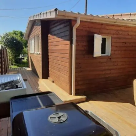 Chalet Avec Salon De Jardin Hourtin