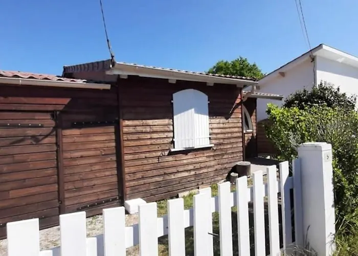 Chalet Avec Salon De Jardin Hourtin