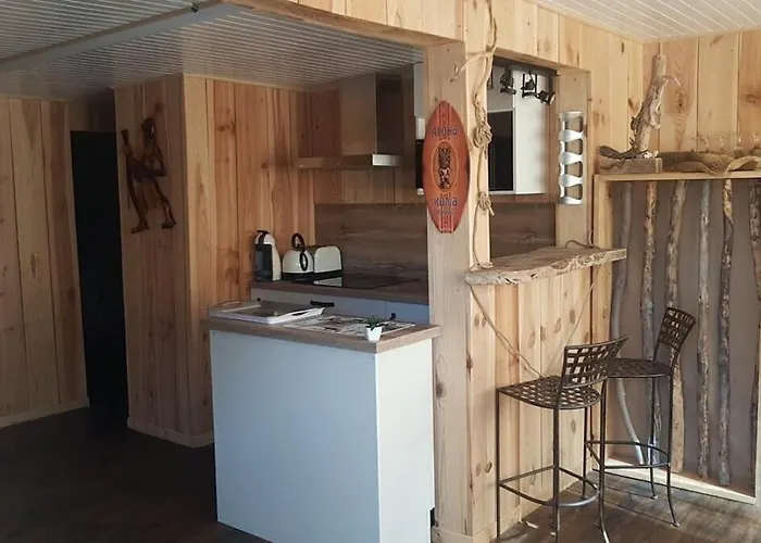 Chalet Avec Salon De Jardin *